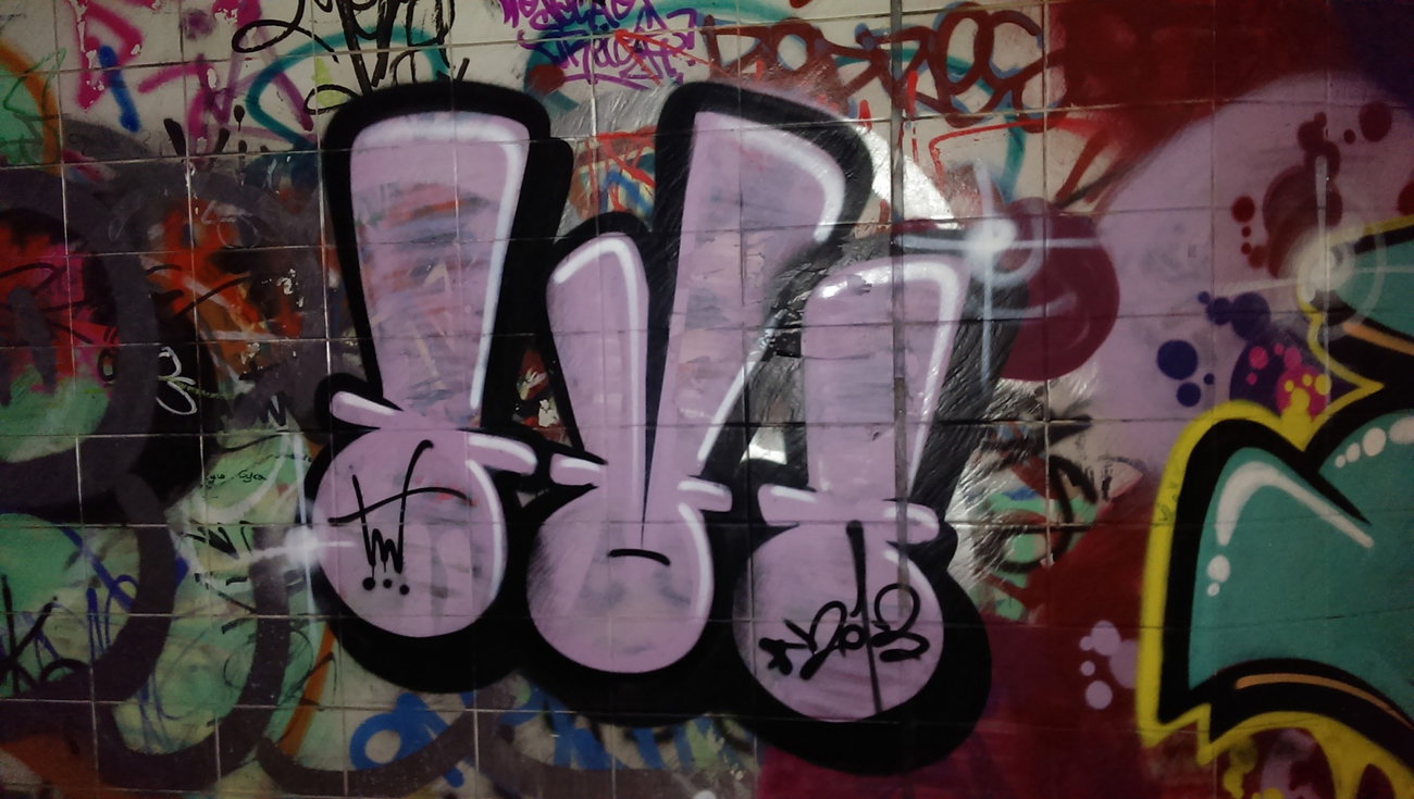Graffiti Wall - Photo by energis - TUT, NRG (2013)