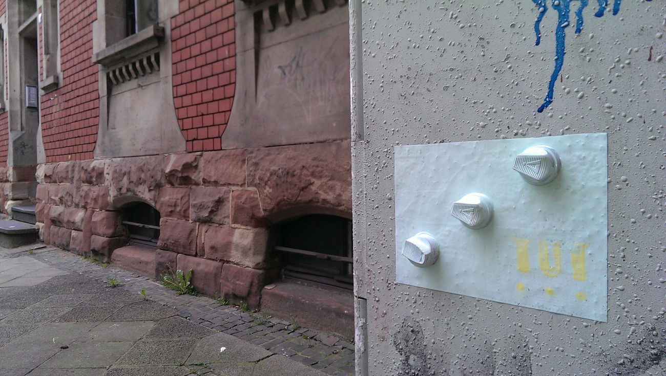 Graffiti Street Art - Photo by energis - TUT, NRG, saarbrücken (2013)