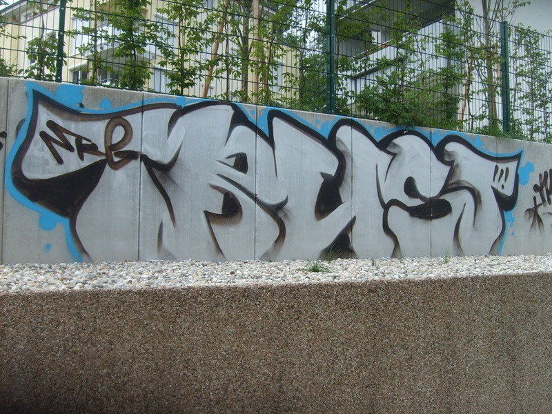 Graffiti Bombing - Photo by energis - NRG, Trust (2011)