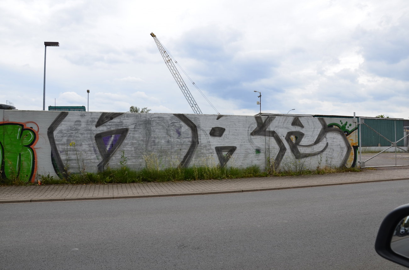 Graffiti Wall - Photo by energis - NRG, Beks, Senz (2012)