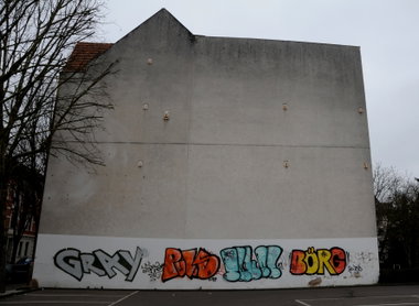 Graffiti Wall - Photo by energis - Gray, Puls, Trust (2016)