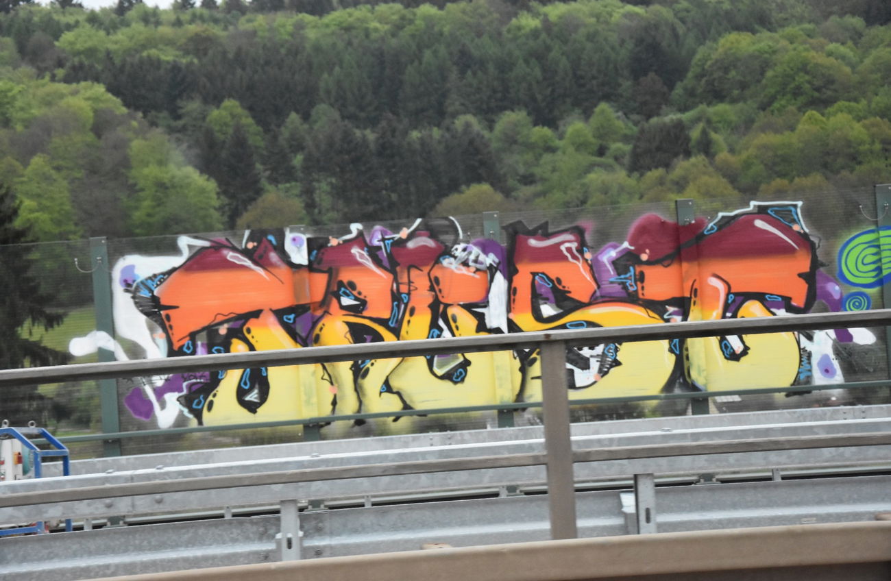 Graffiti Wall - Photo by energis - Trust (2016)