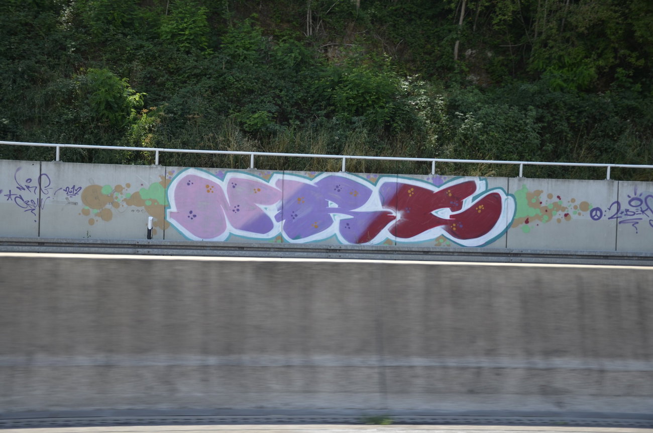 Graffiti Wall - Photo by energis - NRG, Senz, Beks (2012)