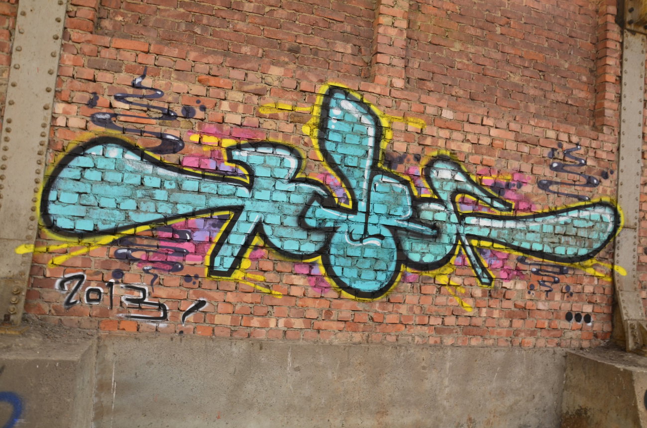 Graffiti Wall - Photo by energis - TUT, NRG (2013)