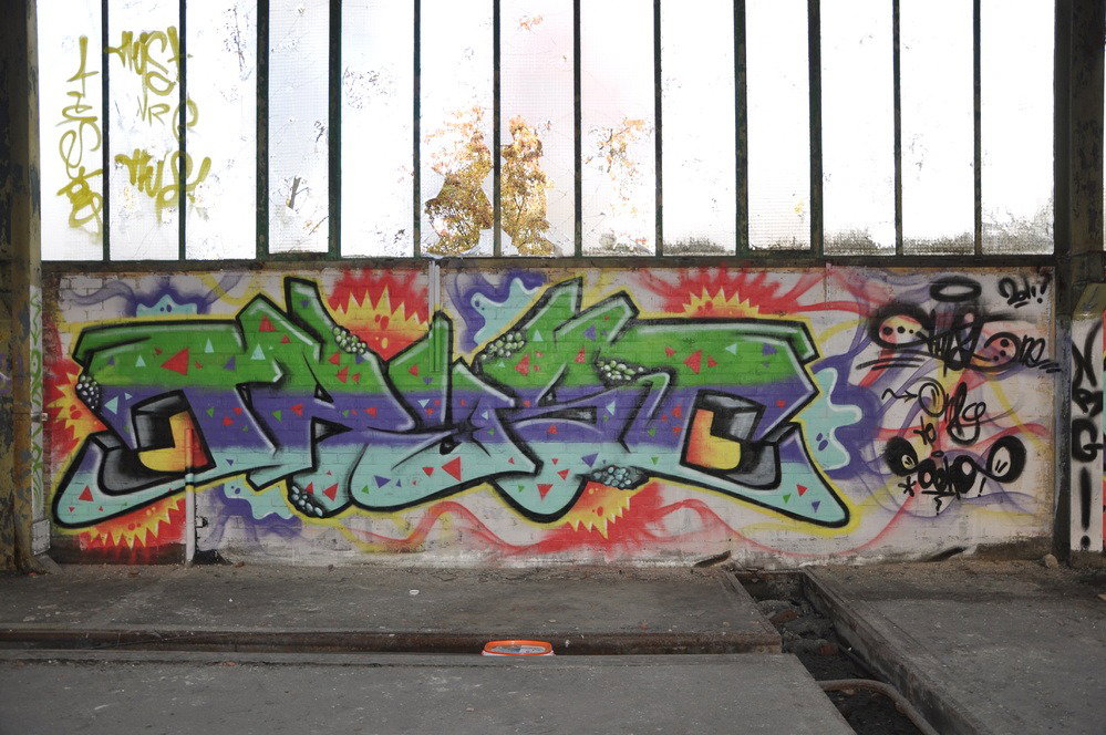 Graffiti Wall - Photo by energis - Trust, NRG, France (2011)