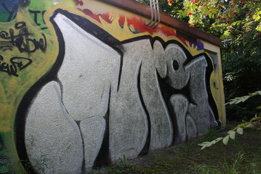 Graffiti Bombing - Photo by energis - Trust, Gian, Rosk (2010)
