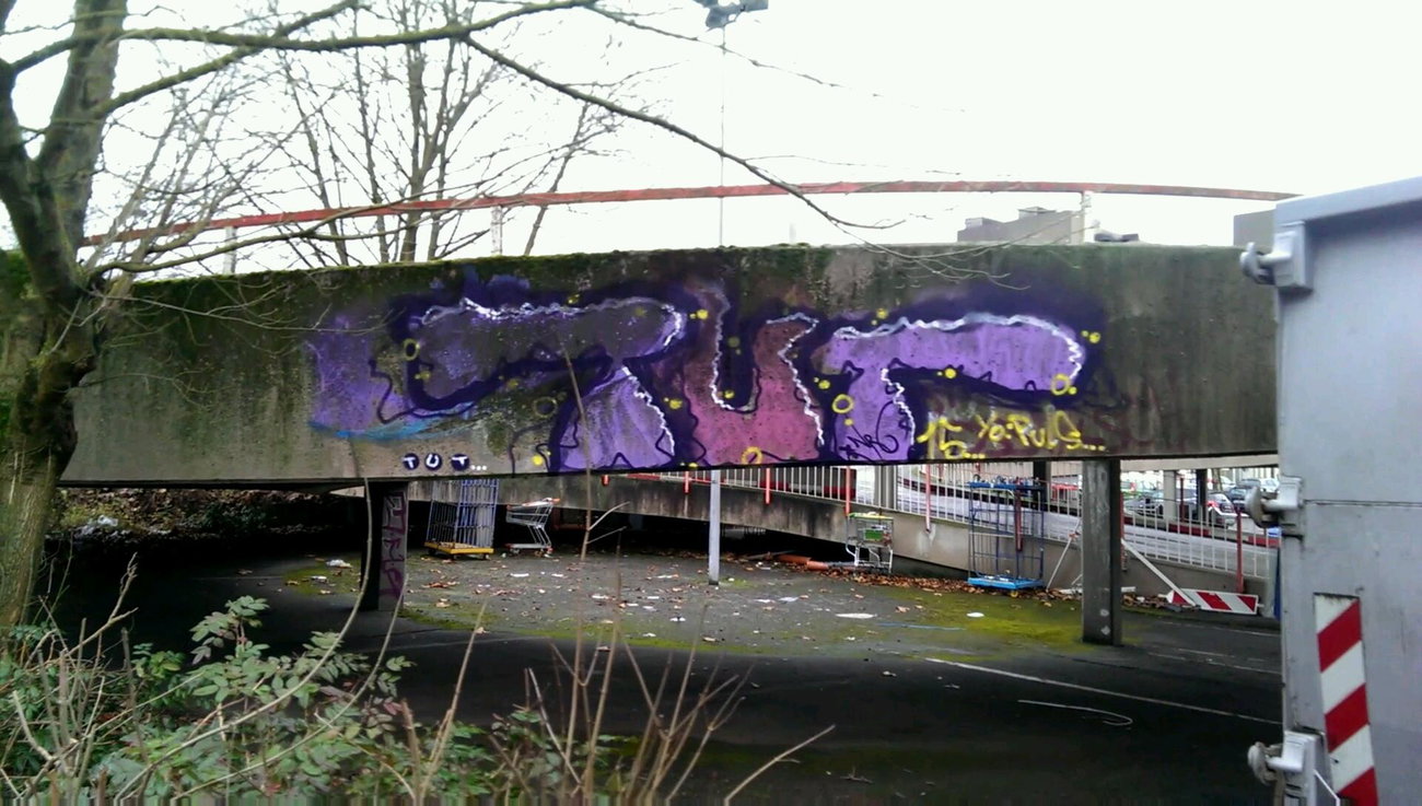 Graffiti Wall - Photo by energis - TUT, NRG (2014)