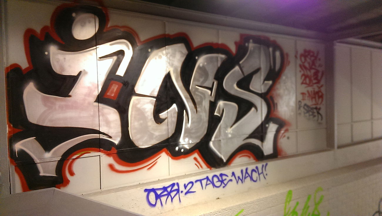 Graffiti Bombing - Photo by energis - INS, Orbi, saarbrücken (2013)