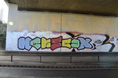 Graffiti Bombing - Photo by energis - Heks, Seax, SVN (2013)