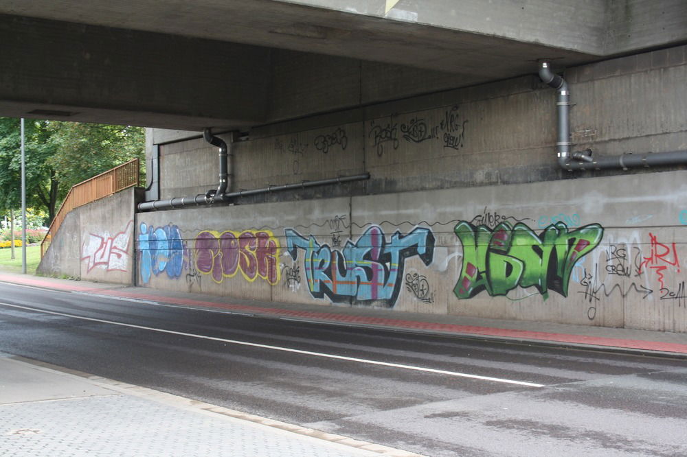 Graffiti Bombing - Photo by energis - Iron, Rosk, Trust (2010)