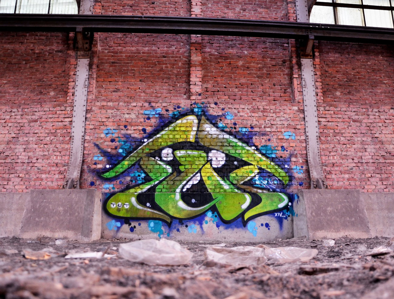 Graffiti Wall - Photo by energis - TUT, NRG (2014)