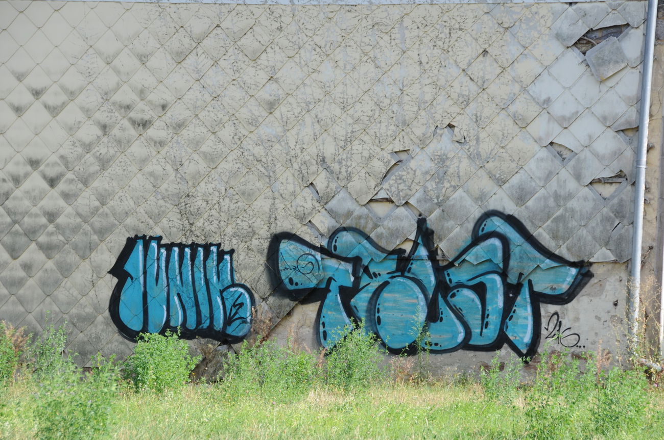 Graffiti Wall - Photo by energis - Junik, Trust (2016)