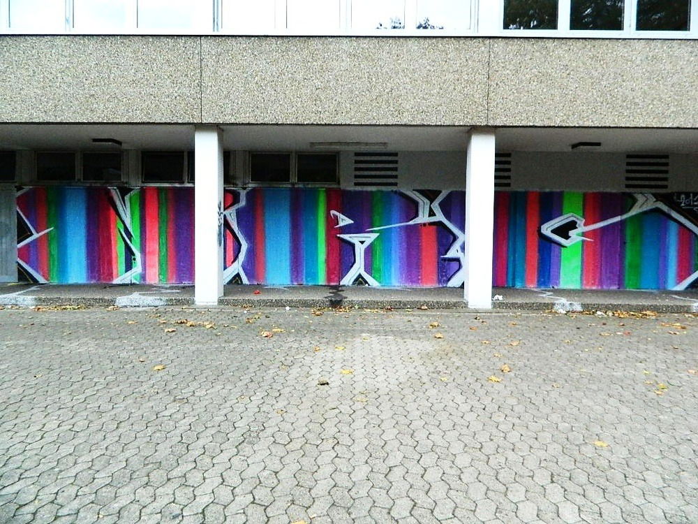 Graffiti Bombing - Photo by energis - NRG, Trust, Beks (2012)