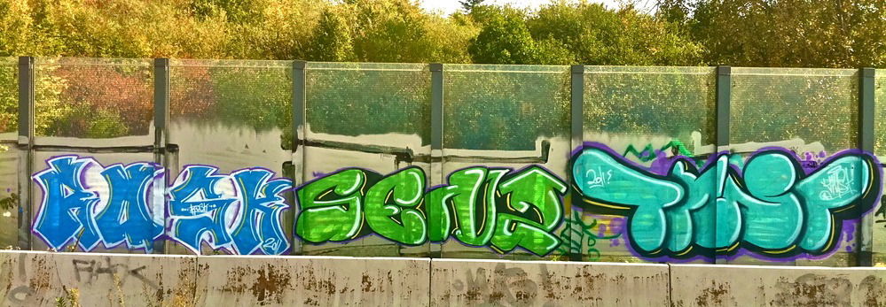 Graffiti Bombing - Photo by energis - Rosk, Senz, Trust (2012)