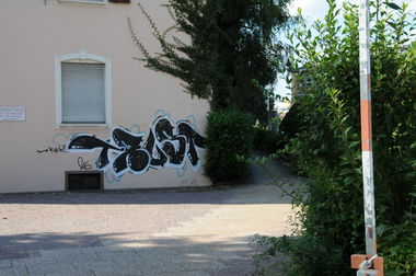 Graffiti Wall - Photo by energis - Trust (2016)