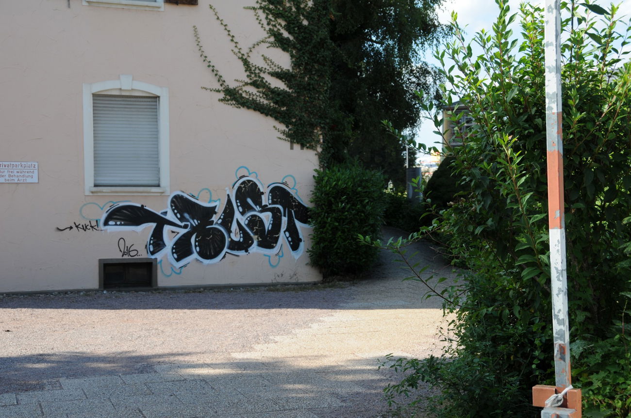 Graffiti Wall - Photo by energis - Trust (2016)