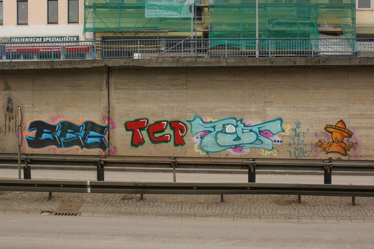 Graffiti Wall - Photo by energis - BRG, TCP, TUT (2015)