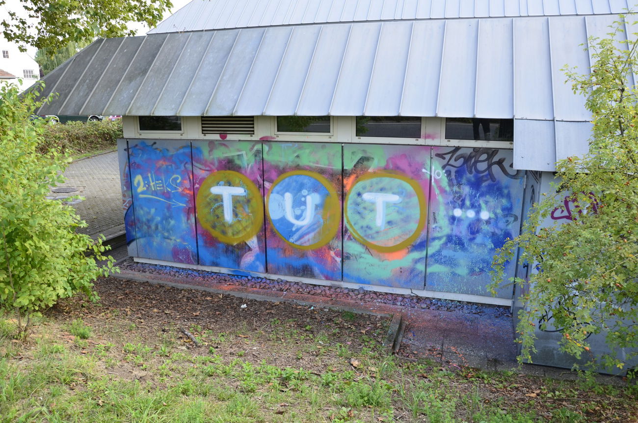 Graffiti Bombing - Photo by energis - tut, NRG, Heks (2013)