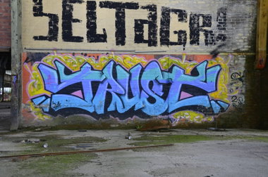 Graffiti Wall - Photo by energis - Trust, NRG, France (2012)