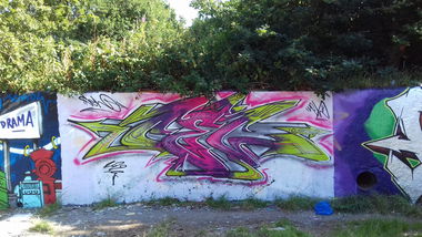 Graffiti Wall - Photo by entant