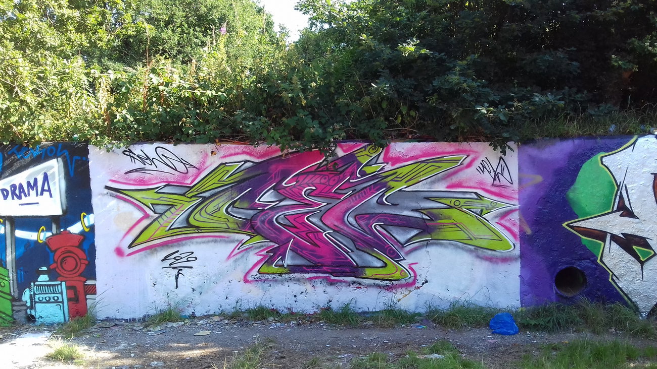 Graffiti Wall - Photo by entant