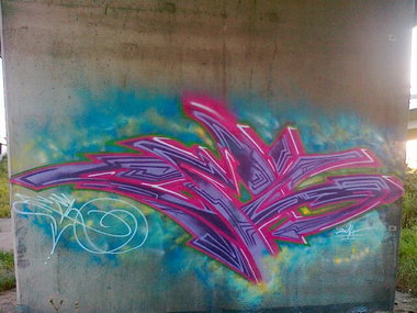 Graffiti Wall - Photo by entant