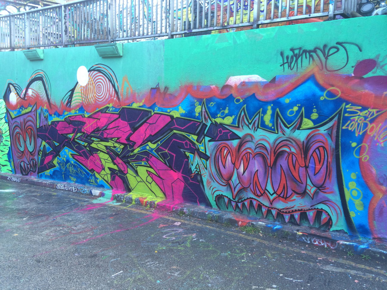 Graffiti Wall - Photo by entant (2018)