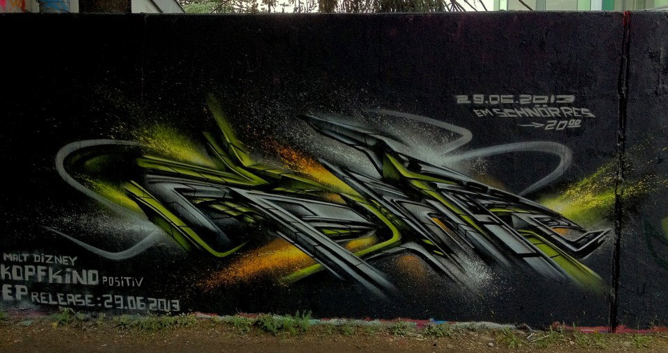 Graffiti Wall - Photo by ephiq - ephiq (2013)