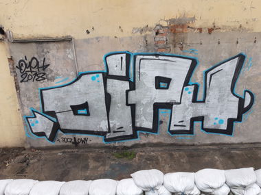 Graffiti Bombing - Photo by errrrrrrr23 - chrom, rap, street