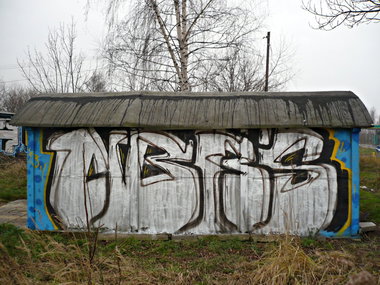 Graffiti Bombing - Photo by esceer - reks, sher, baner