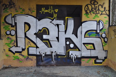 Graffiti Wall - Photo by esceer - Reks, nbr`s