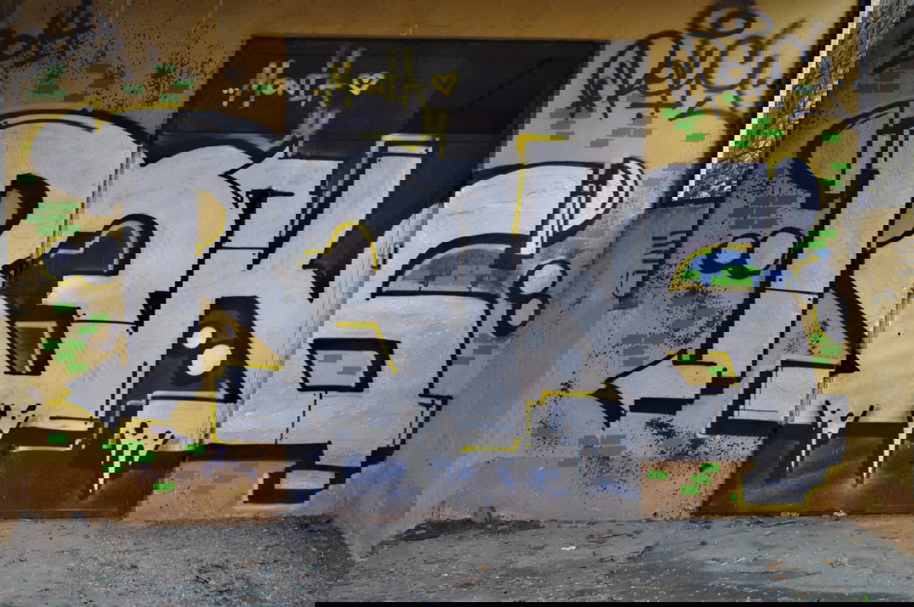 Graffiti Wall - Photo by esceer - Reks, nbr`s