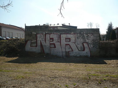 Graffiti Bombing - Photo by esceer - Nbr, crew, reks