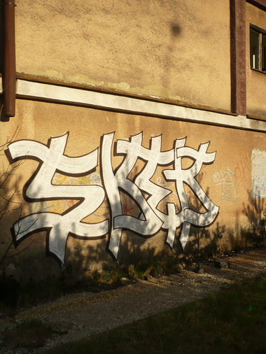 Graffiti Wall - Photo by esceer - Reks