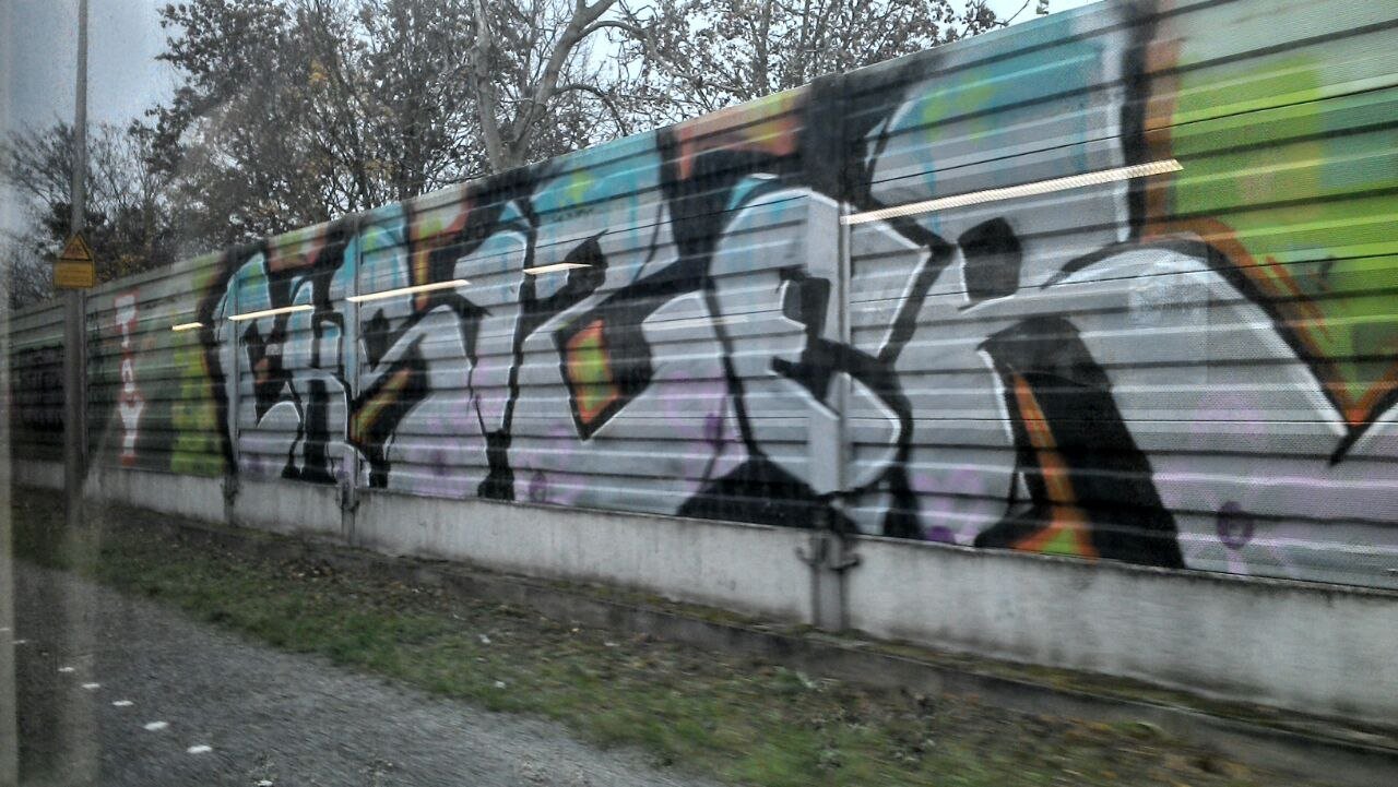 Graffiti Bombing - Photo by escyOne - cks, 12 (2014)