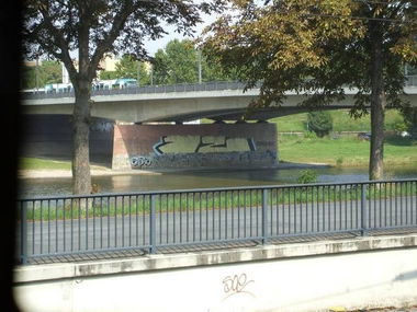 Graffiti Bombing - Photo by escyOne - 12, cks