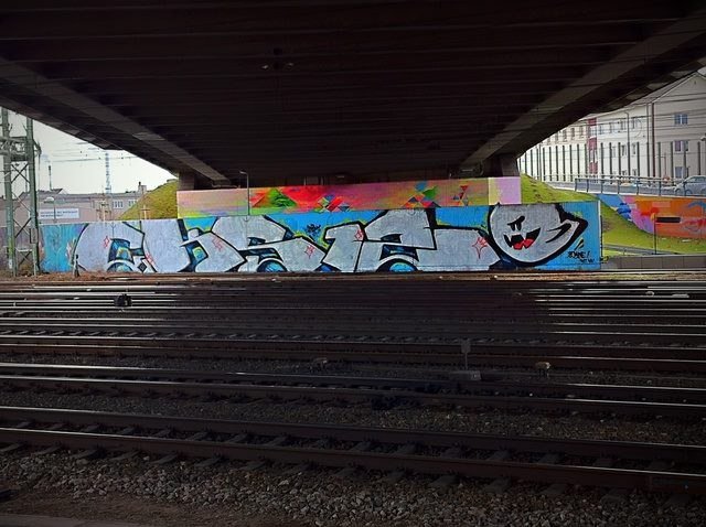 Graffiti Bombing - Photo by escyOne - cks, 12
