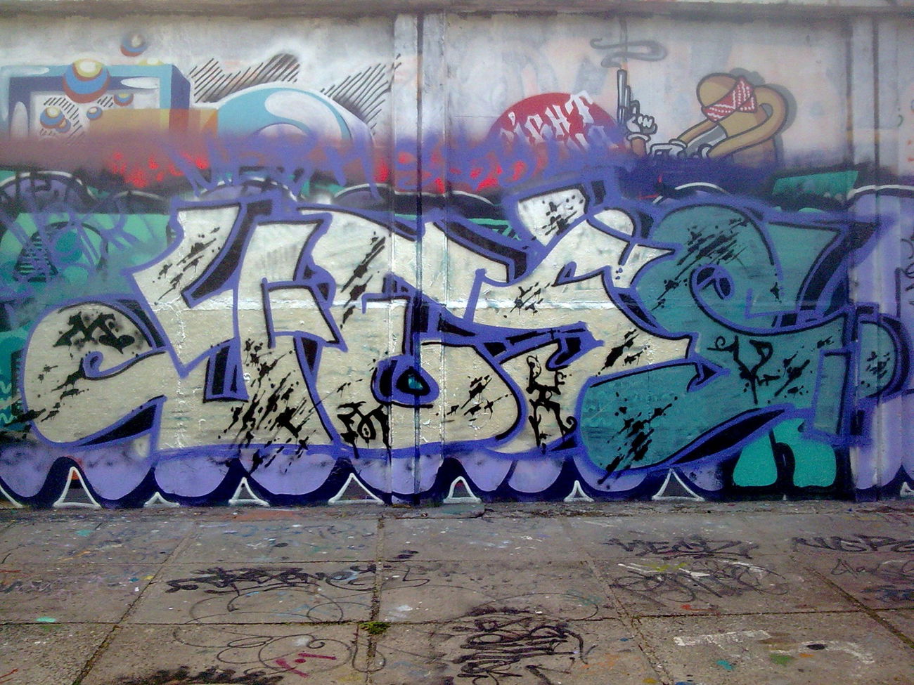 Graffiti Wall in Vilnius - Photo by eser - YESS, ESER, VILNIUS (2015)