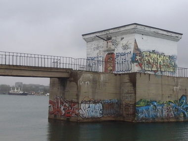 Graffiti Wall - Photo by etwos