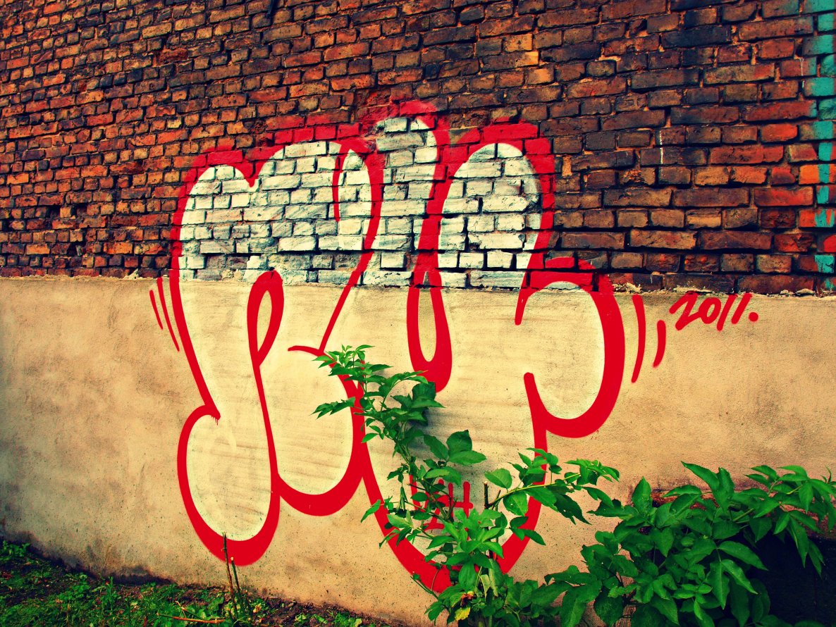 Graffiti Wall - Photo by eurT