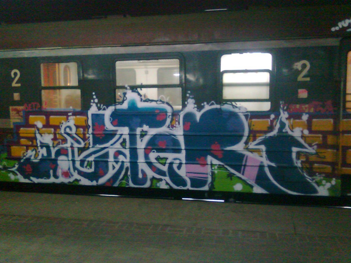 Graffiti Train - Photo by eurT