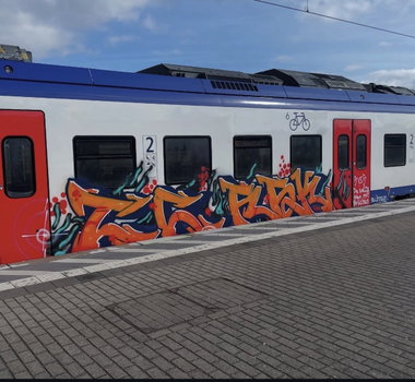 Graffiti Train in Bremen - Photo by eurota - bremen, graffiticrew, rbk