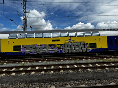 Graffiti Train in Hamburg - Photo by eurota - rbk, metronom, graffitihamburg