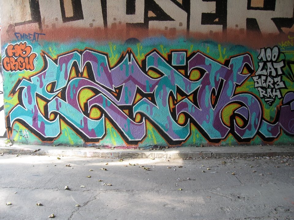 Graffiti Wall - Photo by ezir