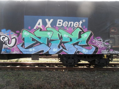 Graffiti Wall - Photo by ezir
