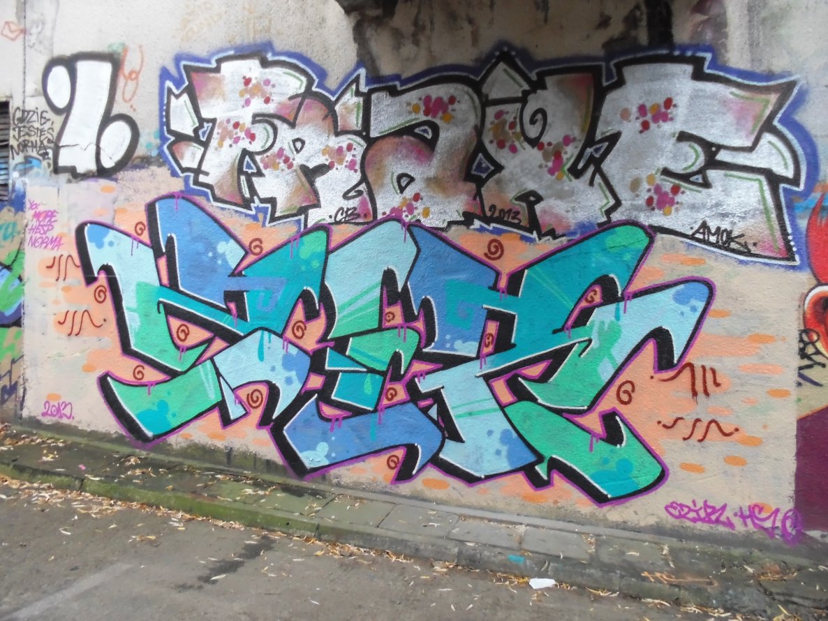 Graffiti Wall - Photo by ezir