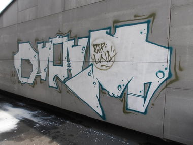 Graffiti Wall - Photo by fakju - ...