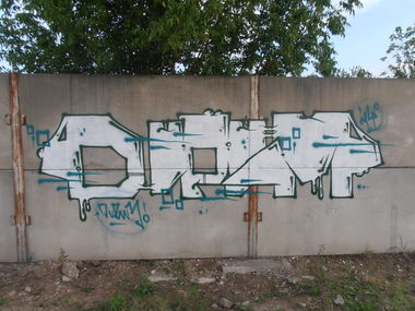 Graffiti Bombing - Photo by fakju - trackside (2014)