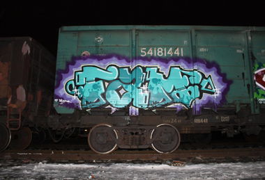 Graffiti Train - Photo by fam1