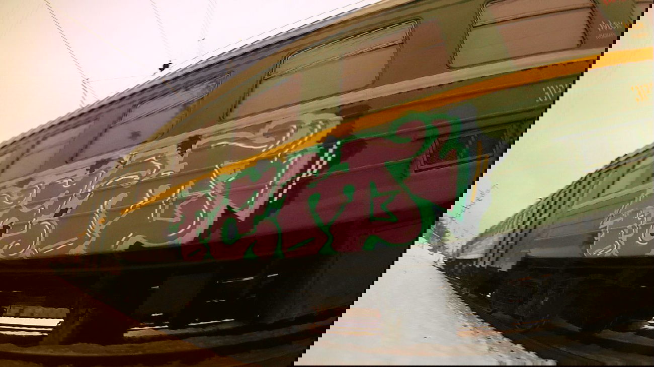 Graffiti Train - Photo by fam1